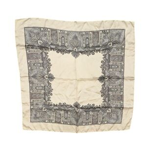 Elegant Cream and Gray Scarf